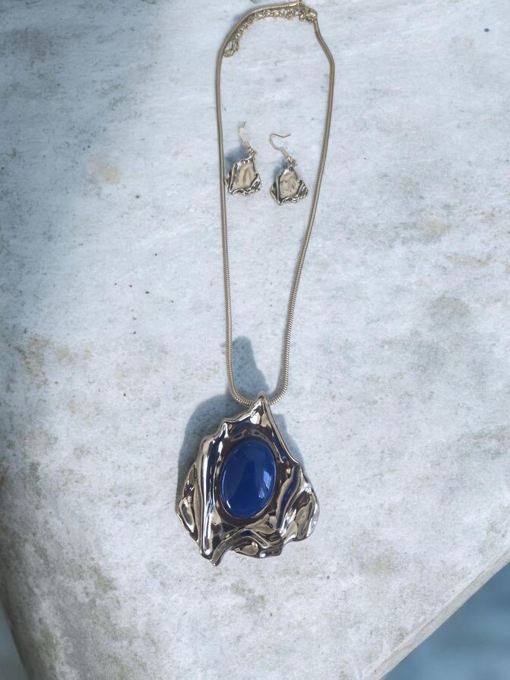 paparazzi Silver-Tone Necklace with Blue Stone Pendant
